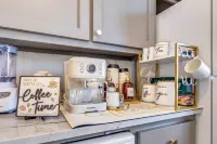 The Homestead Luxury-cozy 2BR Apartments Near SFA
