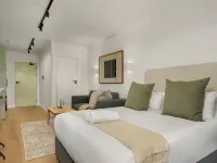 The Sage Queen Bed Studio 711 Sea Point CPT Hotels near Piazza St John
