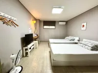 Gyeongju BonghwangMansion - Hostels