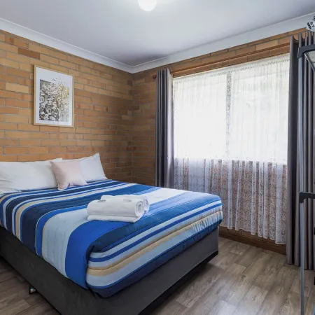 Emu Beach Chalets