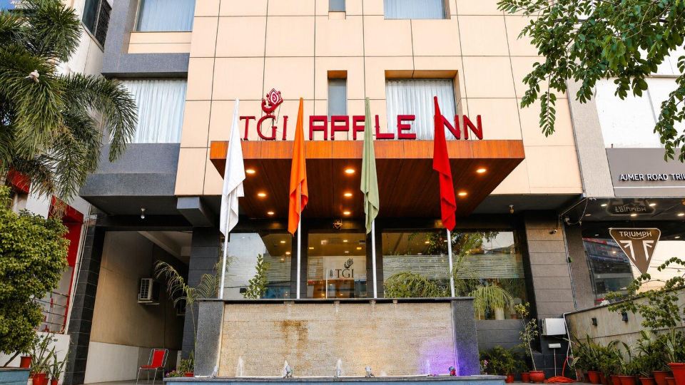 TGI Apple Inn