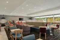 Home2 Suites by Hilton Lafayette I-10 - ที่มีสระว่ายน้ำ