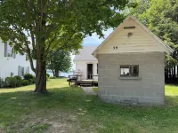 Diamond Lake Island Cabin