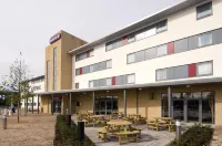 Premier Inn Rochester - parking