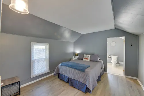 3 Miles to Torch Lake! Farmhouse w/ Vineyard View - 2-Sterne