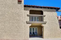 Grand Prix Energy 1 Mi from the Strip - Holiday Apartments