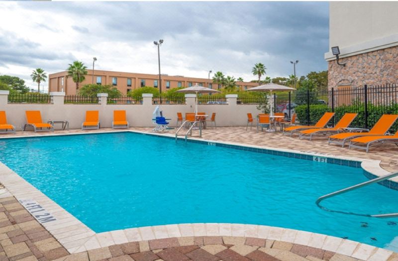 Holiday Inn Express & Suites LA Place by IHG photo 2