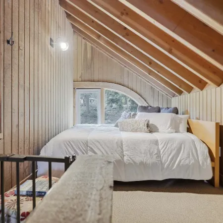 A-frame Home With Deck & Bbq - Vh #223 2 Bedroom Cabin