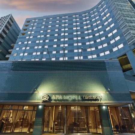 Apa Hotel Toyama Ekimae Отели рядом с достопримечательностью «Железнодорожный вокзал Тоямы»
