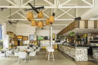 Oaks Port Douglas Resort - bar
