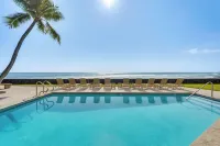 1 Mi to Magic Sands: Waterfront Big Island Condo - 3-Star