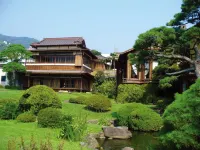 Shin Kadoya - Kolam Renang