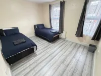 Contractor Friendly 3 Bed House Long Stays Fast Wi-fi & Parking - 2-Star