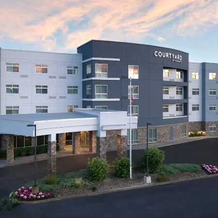 Courtyard Schenectady at Mohawk Harbor