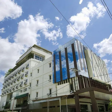 Borneo Hotel Отели рядом с достопримечательностью «Памятник Digulis»