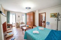 Villa Lisa with Huge Pool and Garden - Happy Rentals - Villas