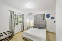 Hilltop Getaway with Huge Terrace - สระว่ายน้ำส่วนตัว