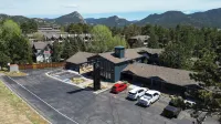 Trailborn Rocky Mountains Outpost - parking
