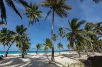 Oasis Retreat | Sleeps 4 | Free Airport Transfer - 2-Star