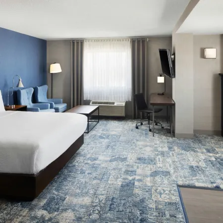 Four Points by Sheraton Edmonton South