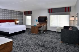 Hampton Inn & Suites Greensboro Downtown