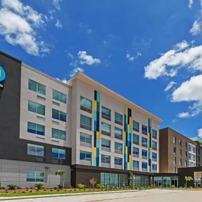 Tru by Hilton Laredo Airport Hotels near H-E-B plus!