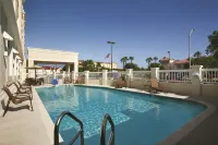 Hampton Inn & Suites Bradenton Downtown Historic District - Uima-altaat