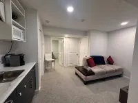 Landmark New & Entire Basement Suite - Bungalows