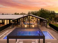 Mackenzie Country Lodge - Pool