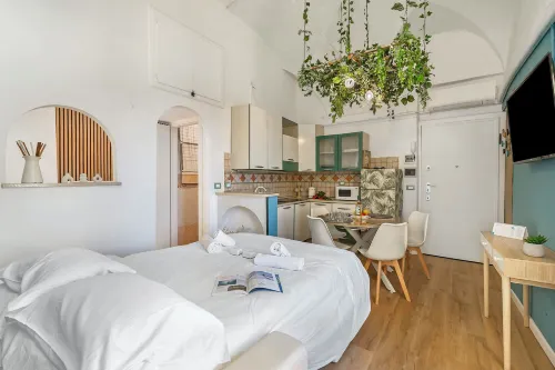 EA Blue Marin Apartment with A/C - 2-Star