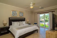 Stay in CR Los Sueños Condos - parking