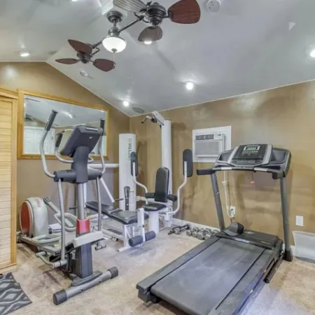 Spacious 3-Home Kanab Family & Business Retreat, Hot Tub • Sauna • Gym •Firepits