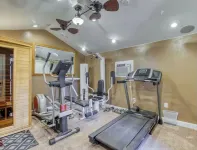 Spacious 3-Home Kanab Family & Business Retreat, Hot Tub • Sauna • Gym •Firepits - Gym
