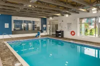 Quality Inn & Conference Centre Kingston Central - Pools
