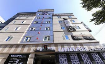 Urban Stay Hotel