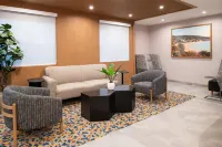 Hampton Inn by Hilton Costa Mesa Newport Beach - موقف سيارات