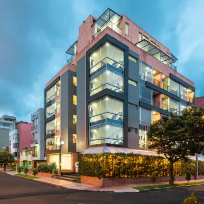 Hotel Apartamentos Regency la Feria Hotels near Puente Aranda