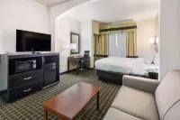 Clarion Inn & Suites Weatherford South Hotels in Weatherford