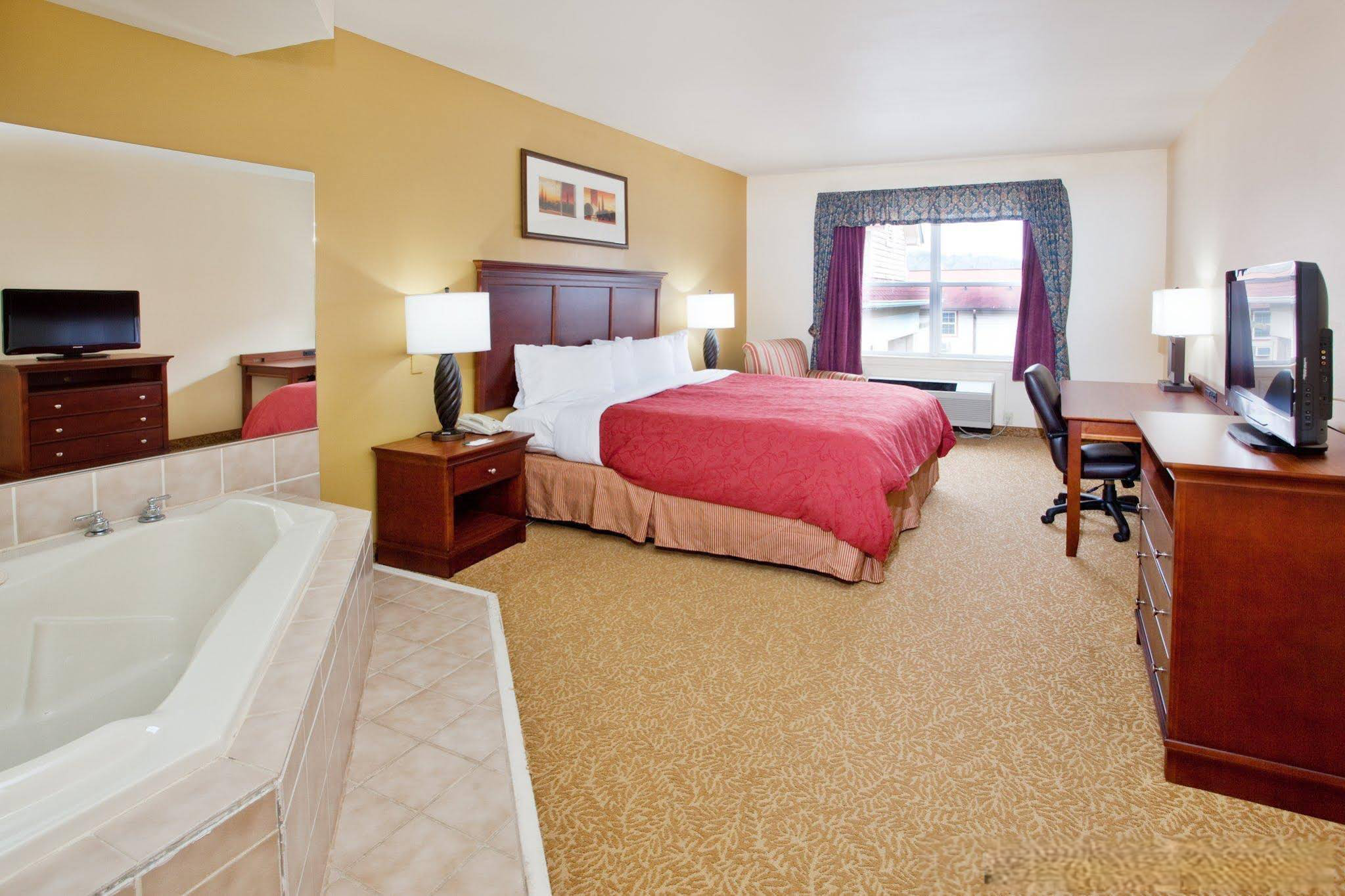 Country Inn & Suites by Radisson, Helen, GA