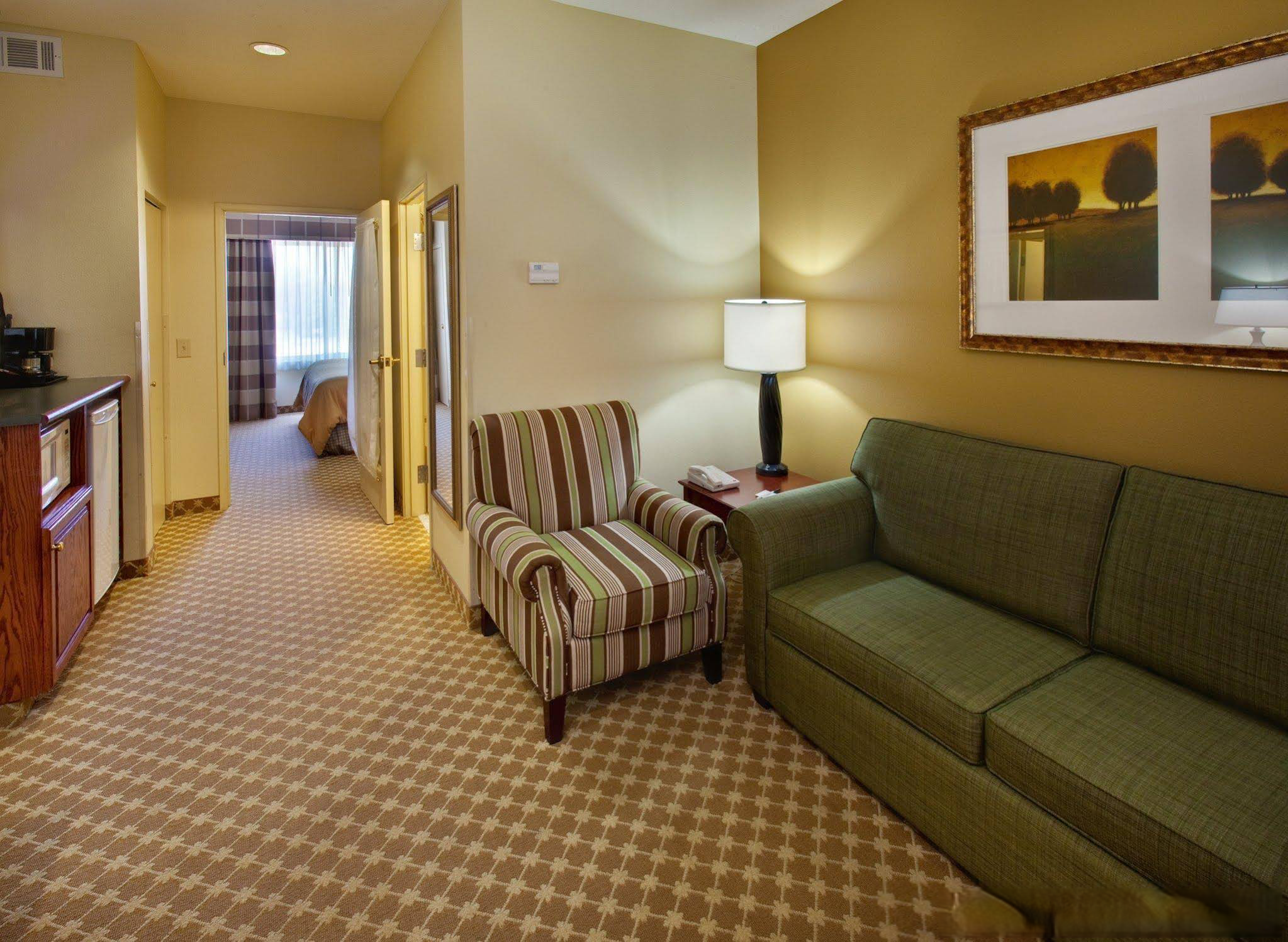 Country Inn & Suites by Radisson, Council Bluffs, IA