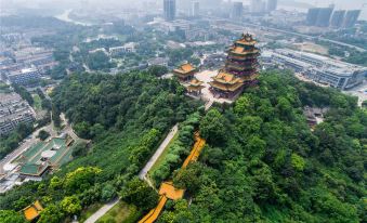 Qingmu Hotel (Nanjing Jiangdongbei Road Provincial Maternity and Child Health Care Hospital Shop)