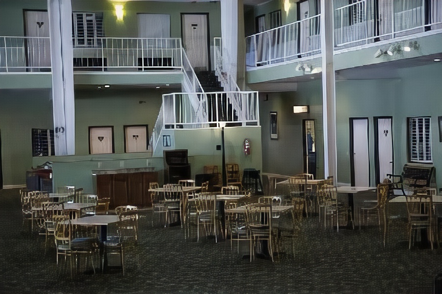 Coratel Inn & Suites McCook