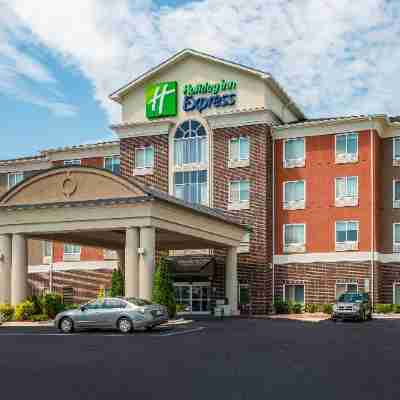 Holiday Inn Express & Suites Statesville Hotel Exterior