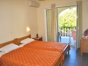 Holiday Apartment "yannis" on the Beach of Agios Gordios in Corfu