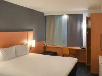 宜必思雷丁中心飯店