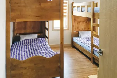 Two Wheels Pension & Guesthouse - Hostel Hotels in 