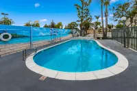 Hotel Hacienda at Ontario Ranch - Rooftop Pools