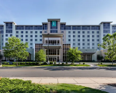 เอ็มบาสซีสวีทส์ สนามบินนีวาร์ค โรงแรมในเอลิซาเบท