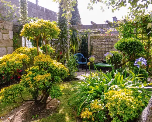 Manoir des Halles Hotels in Plouescat