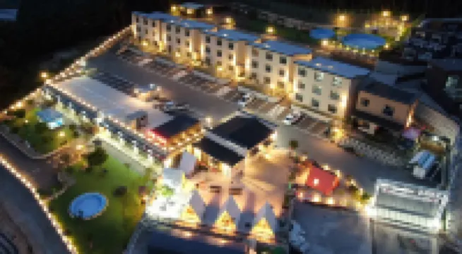 Epop Resort Pension Hotels near Springvale Resort